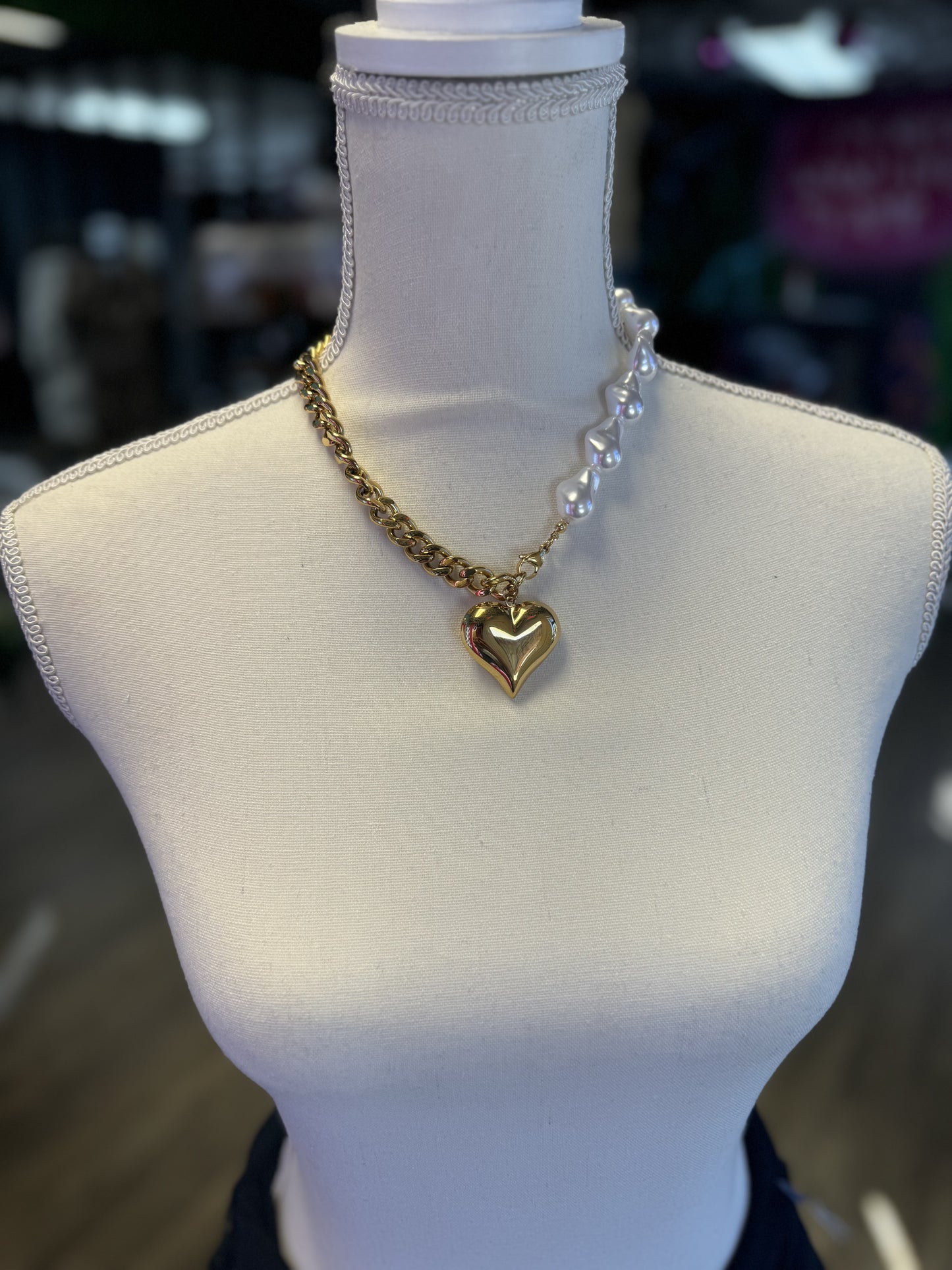 Chansuttpearls heart necklace